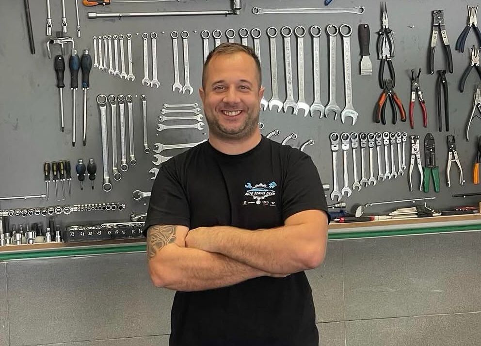 Dean – vlasnik Auto Servisa Dean